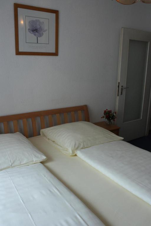 Hotel Diplomat Frankfurt am Main Szoba fotó