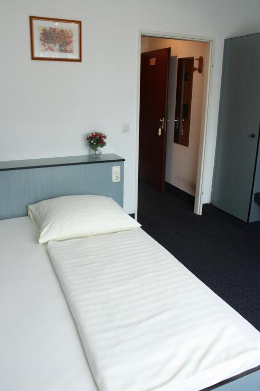 Hotel Diplomat Frankfurt am Main Szoba fotó