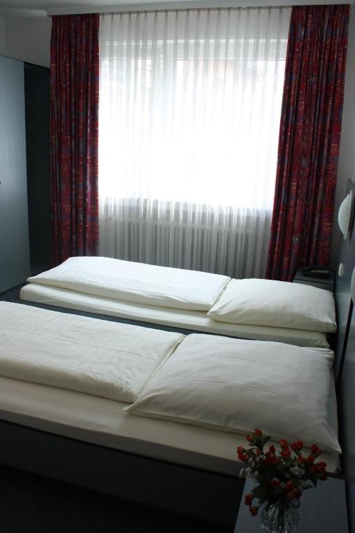 Hotel Diplomat Frankfurt am Main Szoba fotó