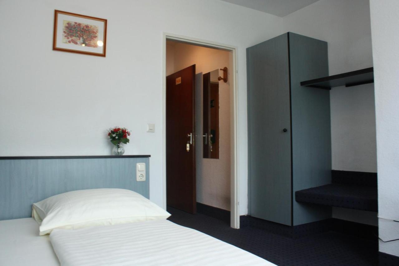 Hotel Diplomat Frankfurt am Main Szoba fotó